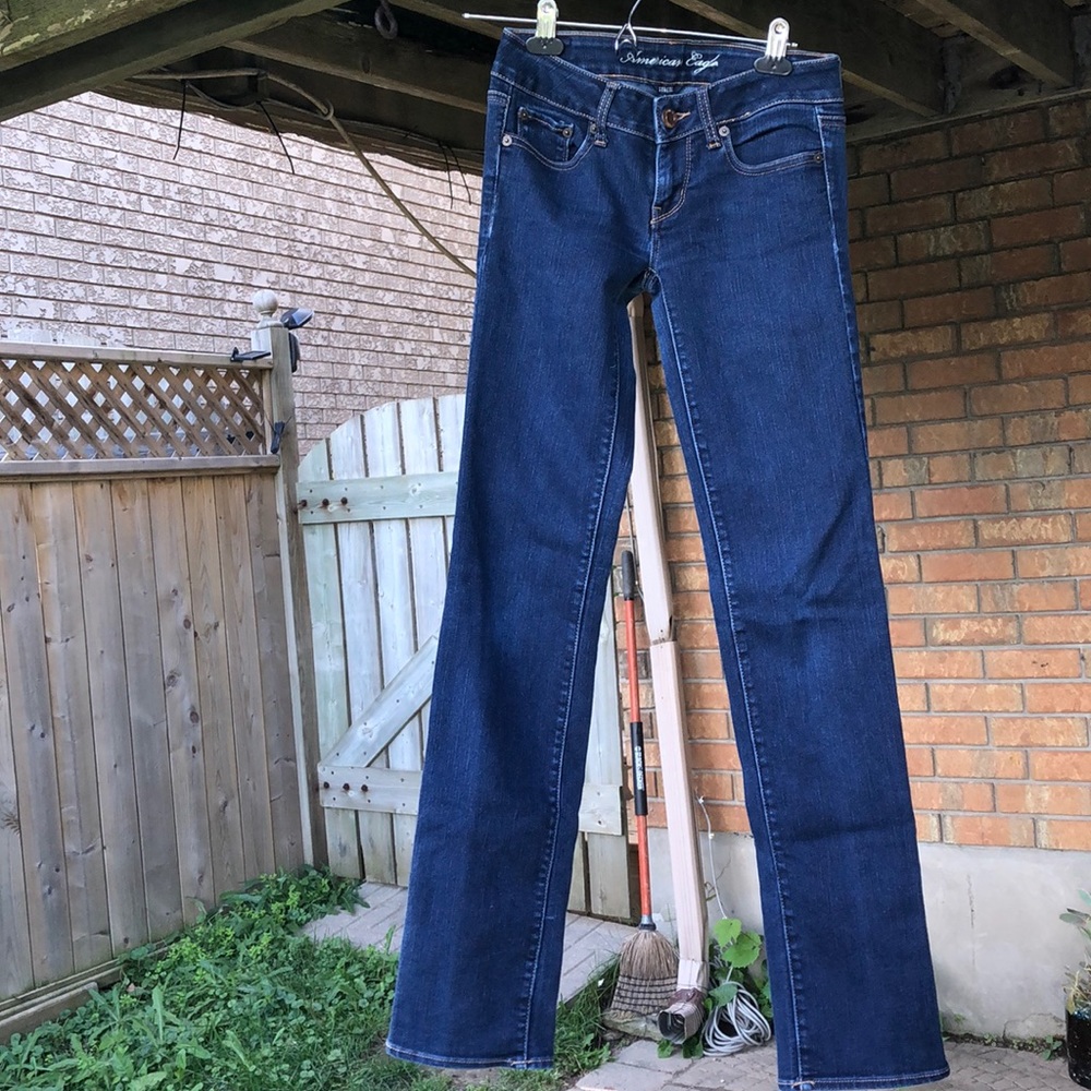 American Eagle Straight Leg Jeans